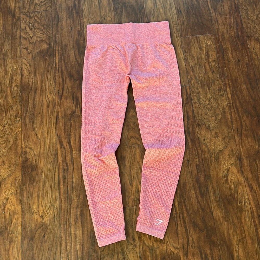Cute and soft pink Gymshark leggings! - Picture 3 of 4
